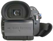 Detail zadní časti HD7 s očnicí hledáčku (Klikni pro zvětšení)