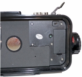 Vodotěsné pouzdro Sea Frogs: detail magnetu uvnitř Vodotěsné pouzdro Sea Frogs: detail magnetu uvnitř