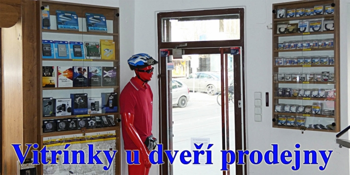 Vitrínky u dveří prodejny VIDEOKAMERY CZ... Vitrínky u dveří prodejny VIDEOKAMERY CZ...