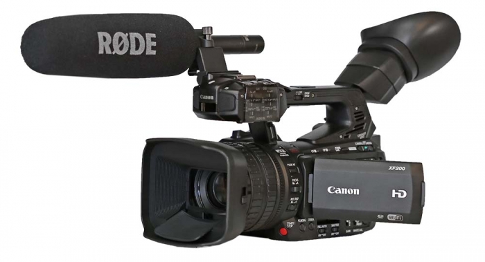 Videokamera Canon XF200 s mikrofonem RODE